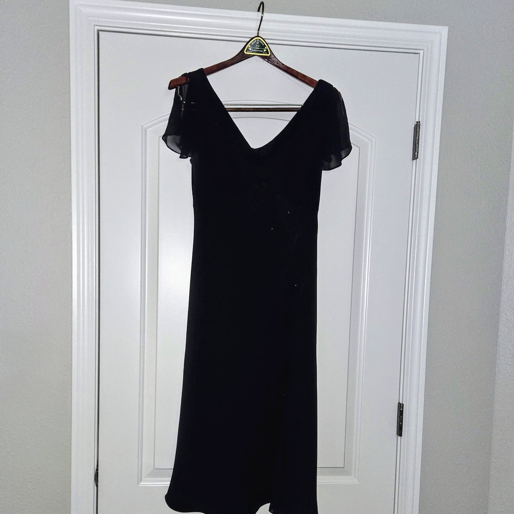 Jones New York Black V-Neck Flutter Sleeve Midi Dress